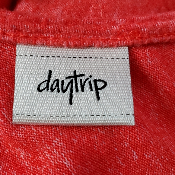 Daytrip Orange/White Marbled Cut-Out Top - Picture 9 of 11